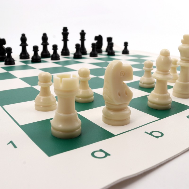 Outdoor-Reise-Schachspiel aus  – Board Game Yearbook Bewertung und Preis