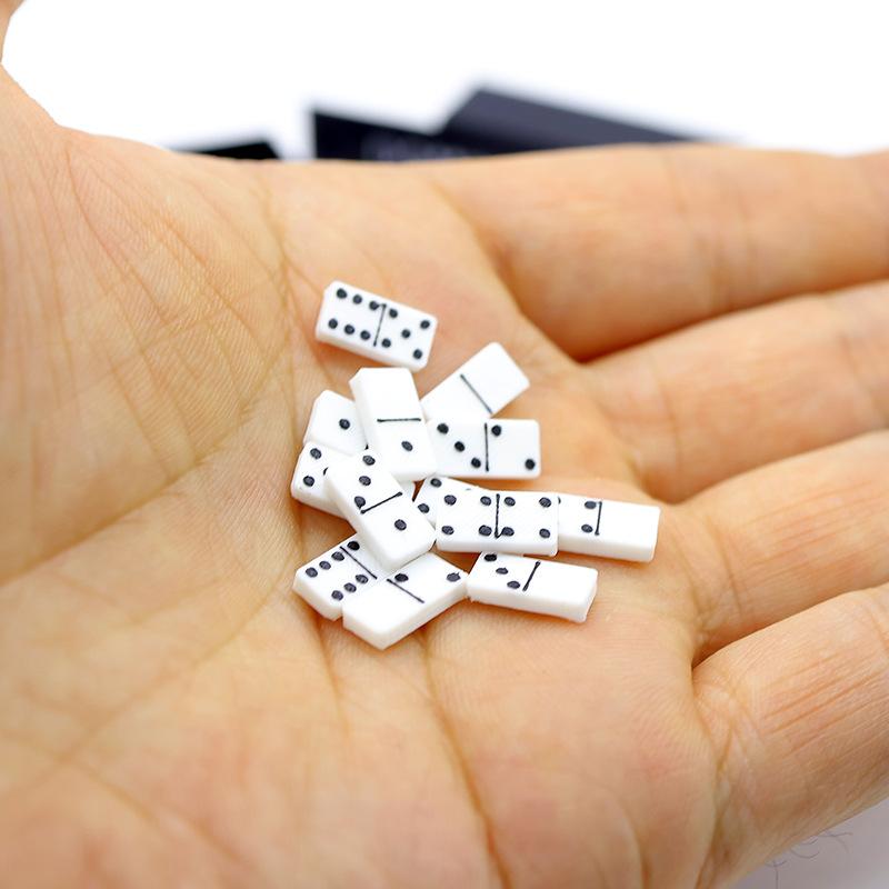 1 Set 1:12 Puppenhaus Zubehör  – Board Game Design Bewertung und Preis