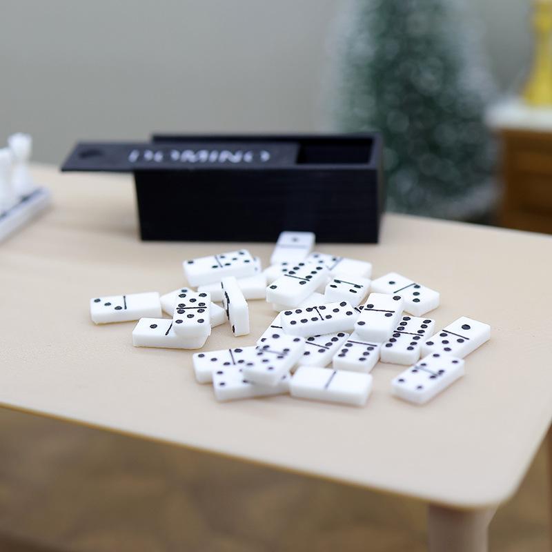1 Set 1:12 Puppenhaus Zubehör  – Board Game Design Bewertung und Preis