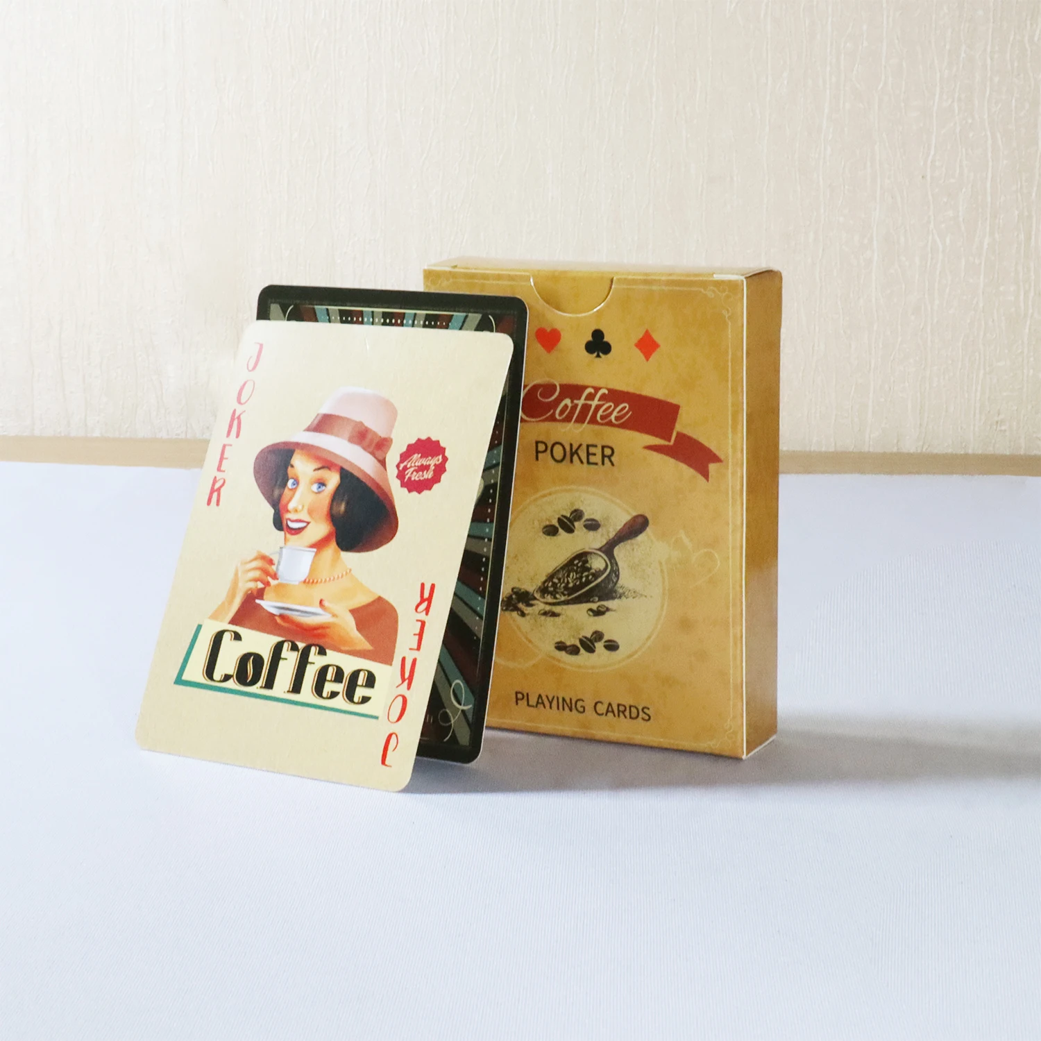Kaffeepapier-Spielkarten im Vi – Board Game Yearbook Bewertung und Preis